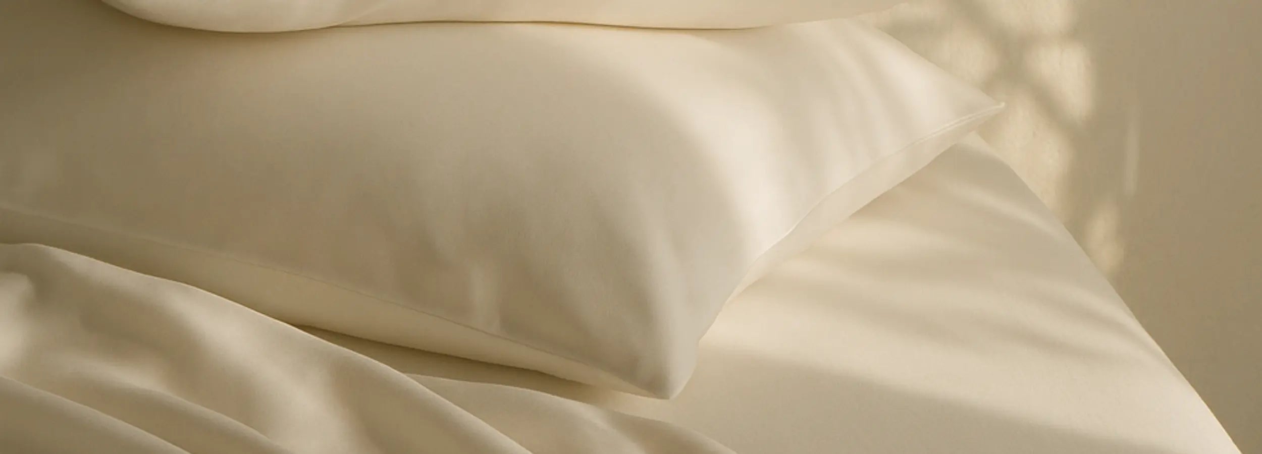 Taie et drap plat en soie de mûrier 22 momme blanc ivoire avec éclat naturel et toucher soyeux