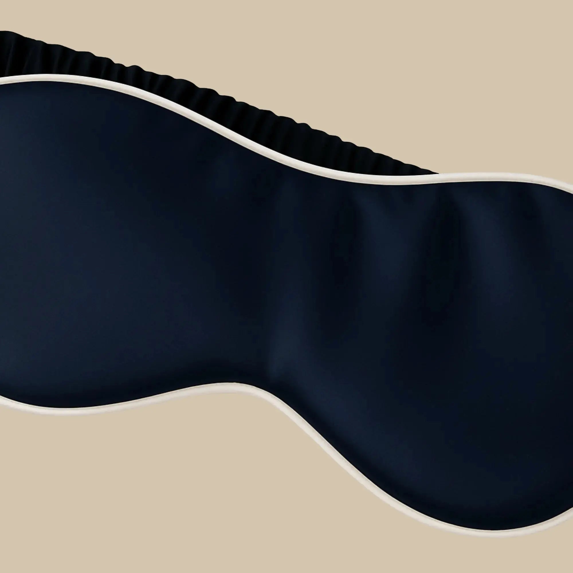 Masque de nuit en soie naturelle couleur bleu nuit avec passepoil blanc - Maison CÉTOILE