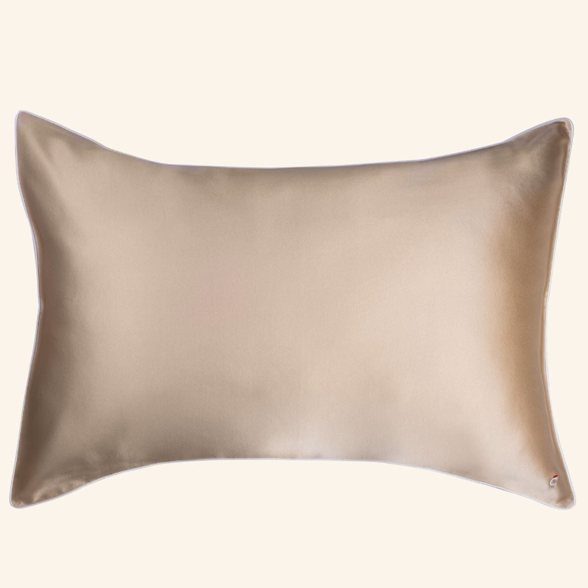 taie en soie naturelle brodé couleur beige champagne avec passepoil raffiné - Maison CÉTOILE