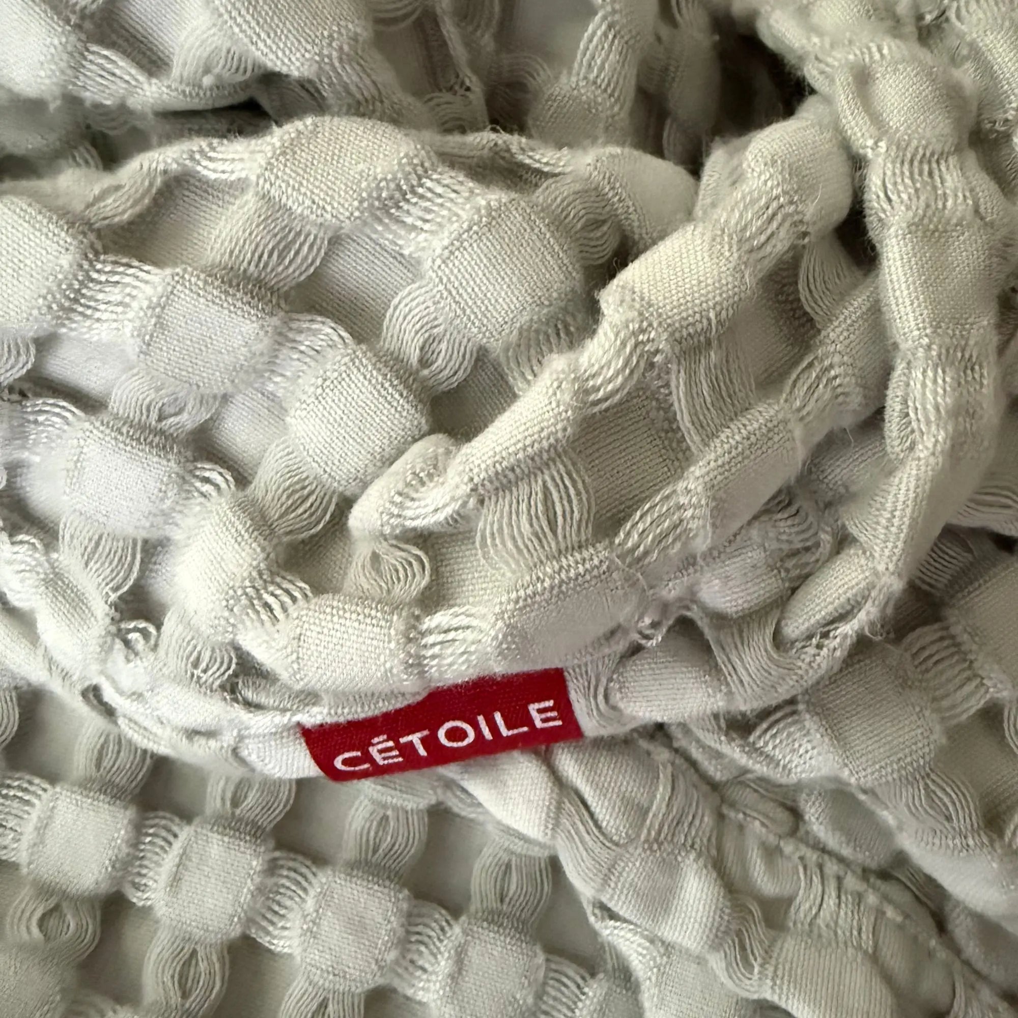 plaid gaufré en bambou et coton couleur gris perle - Maison CÉTOILE