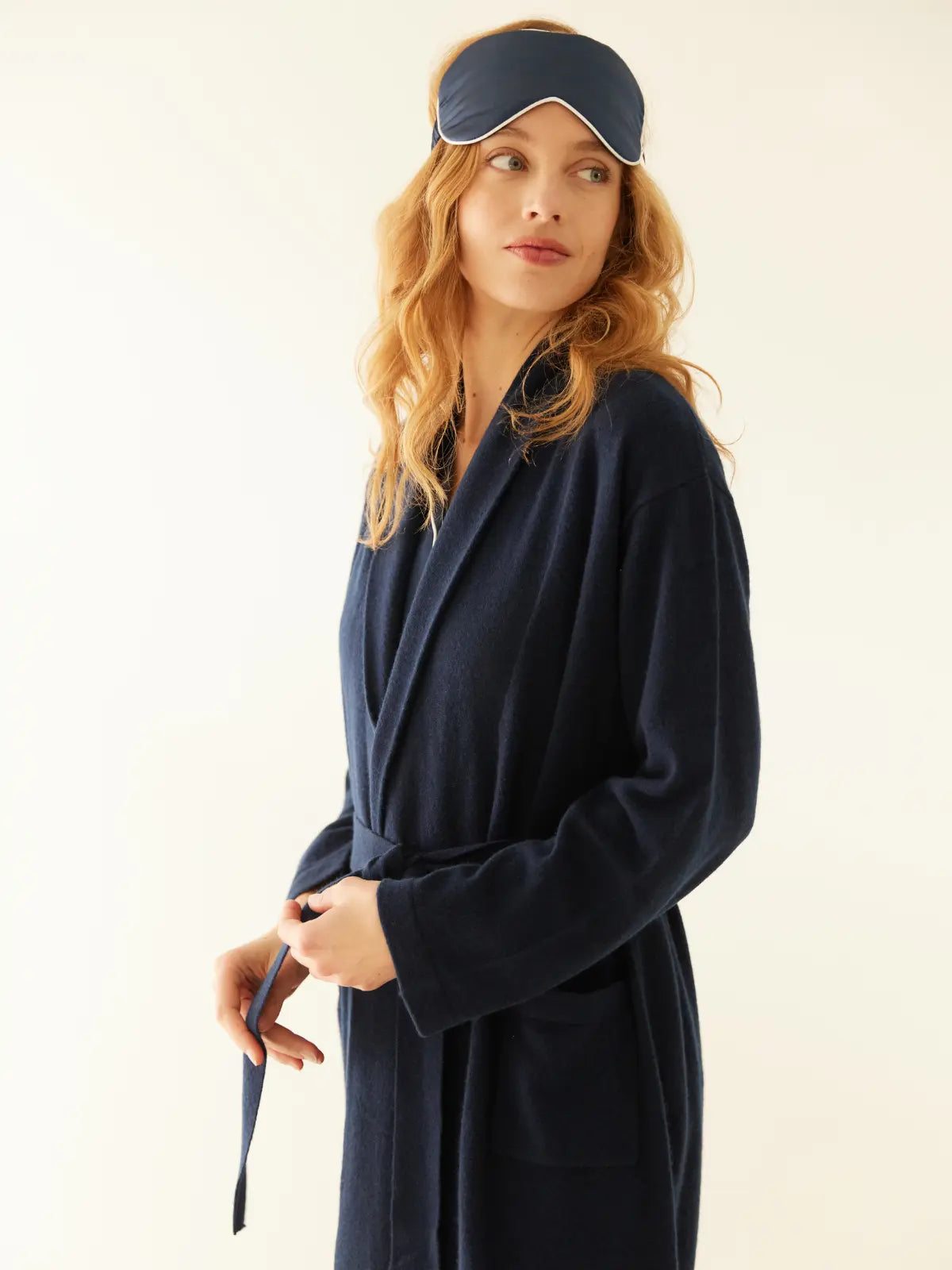 Éclipse — Kimono en cachemire bleu nuit