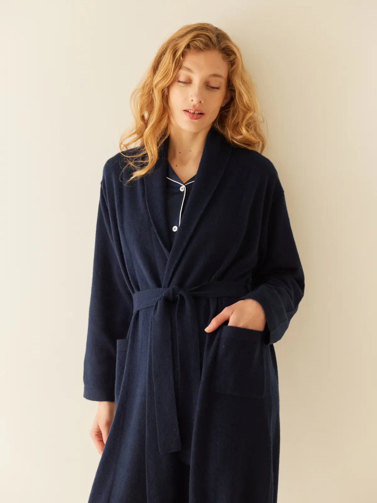 Éclipse — Kimono en cachemire bleu nuit