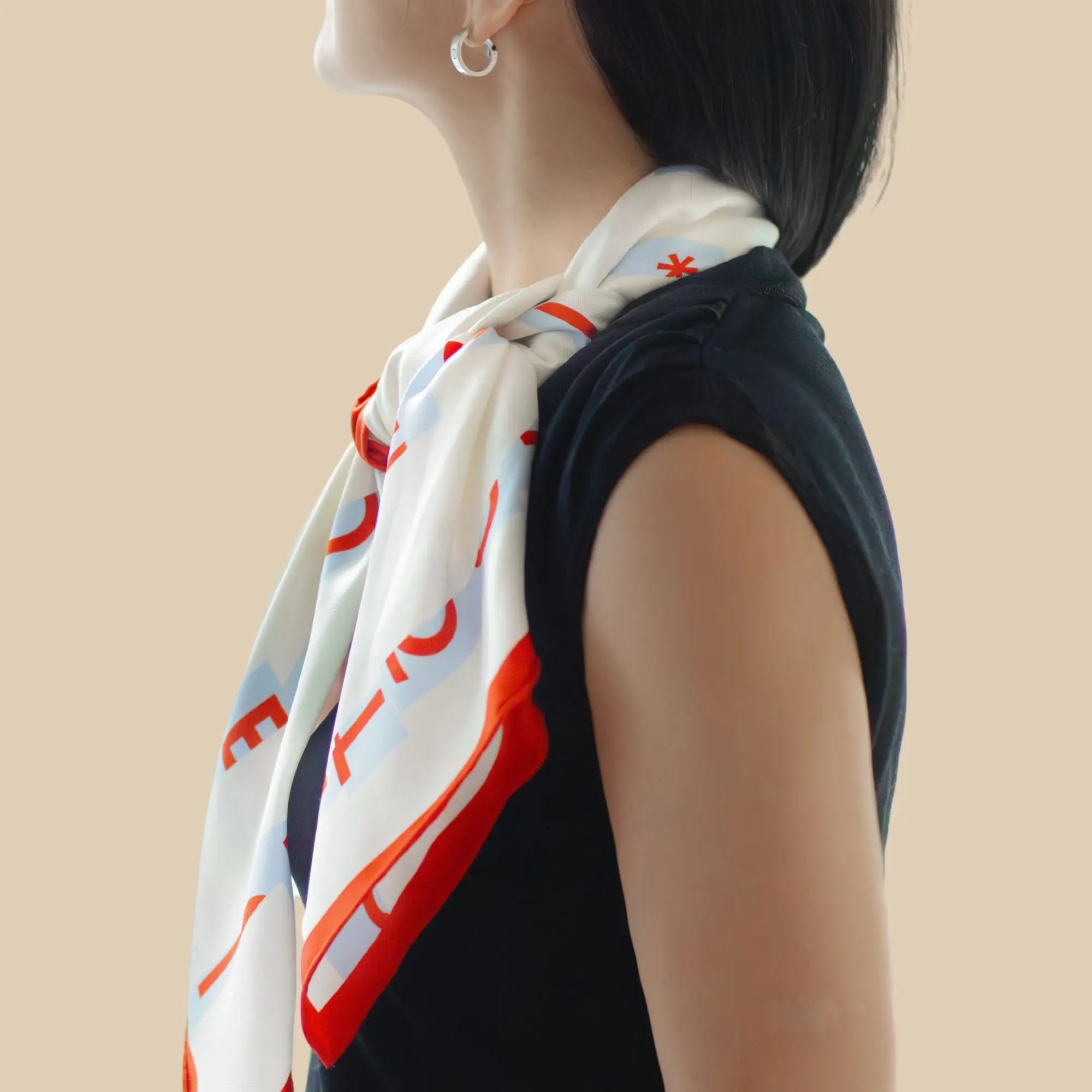 Carré en twill de soie roulotté main - Maison CÉTOILE