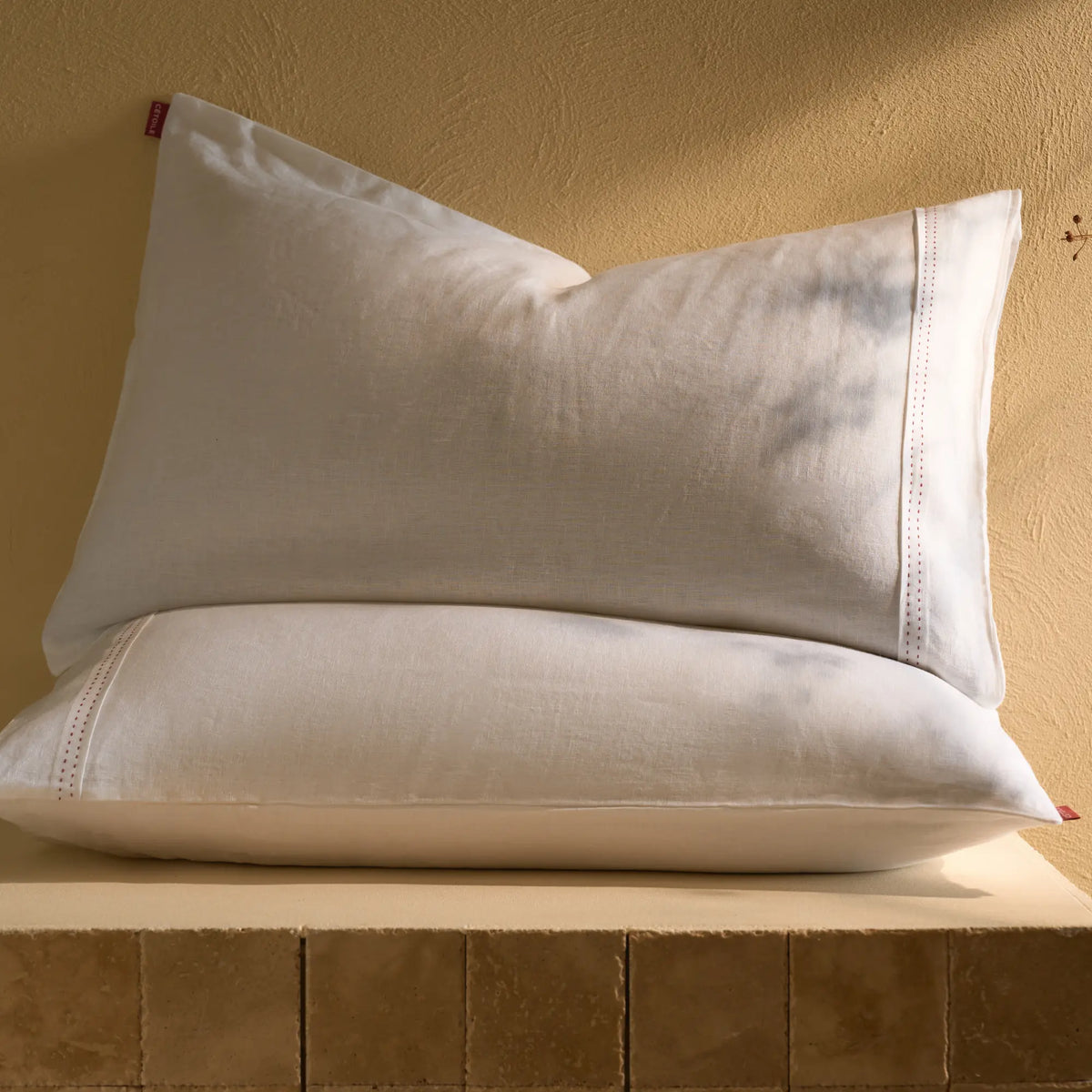 Taie d’oreiller en lin lavé français blanc Éveil Blanc – Maison CÉTOILE